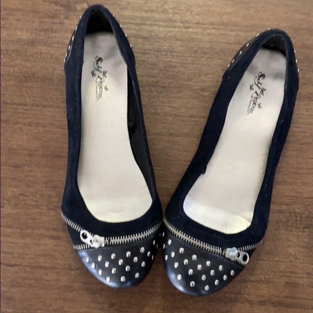 Black flats size 8. Self Esteem Footwear
